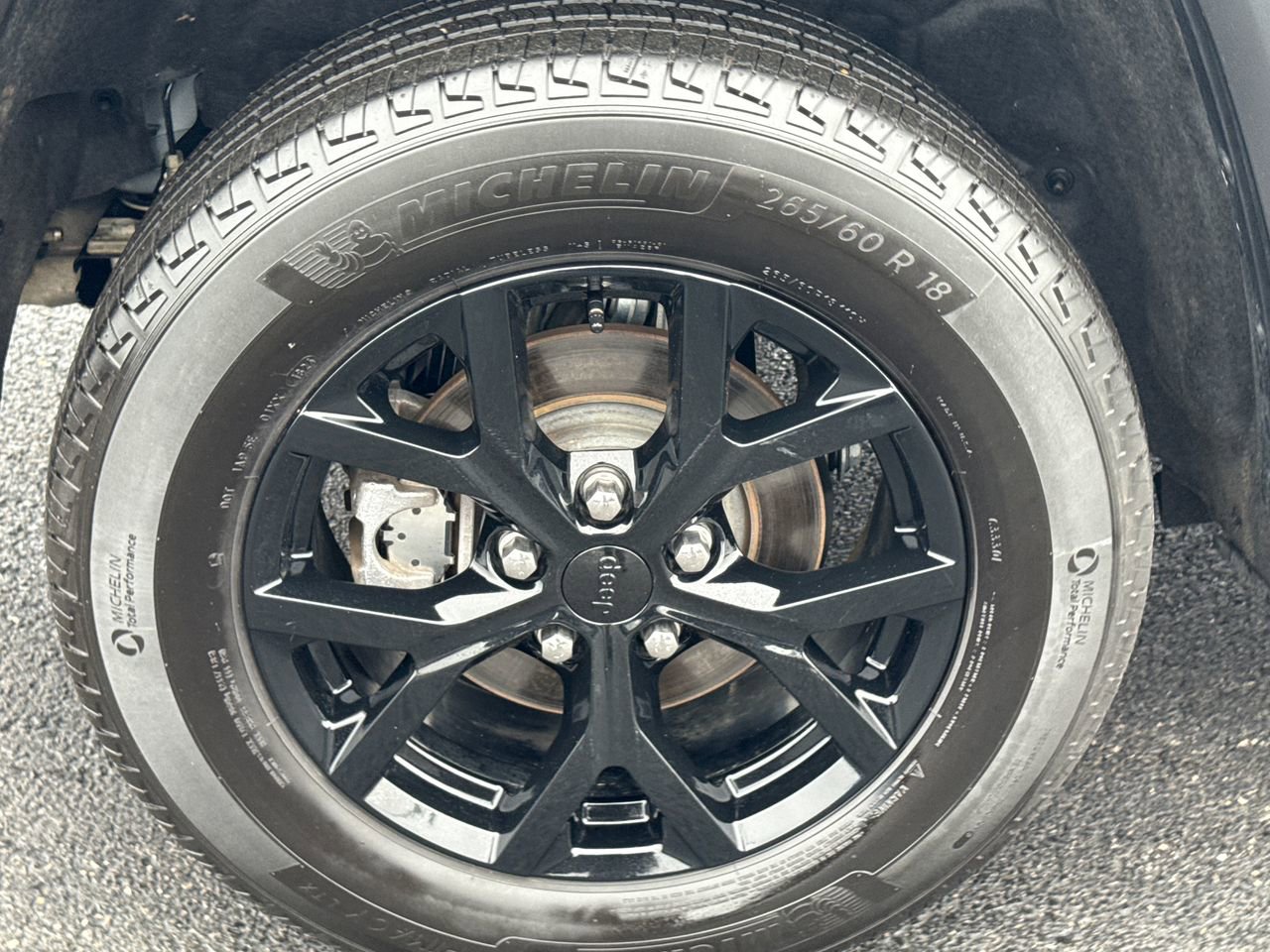 Used 2024 Jeep Grand Cherokee Altitude image 10