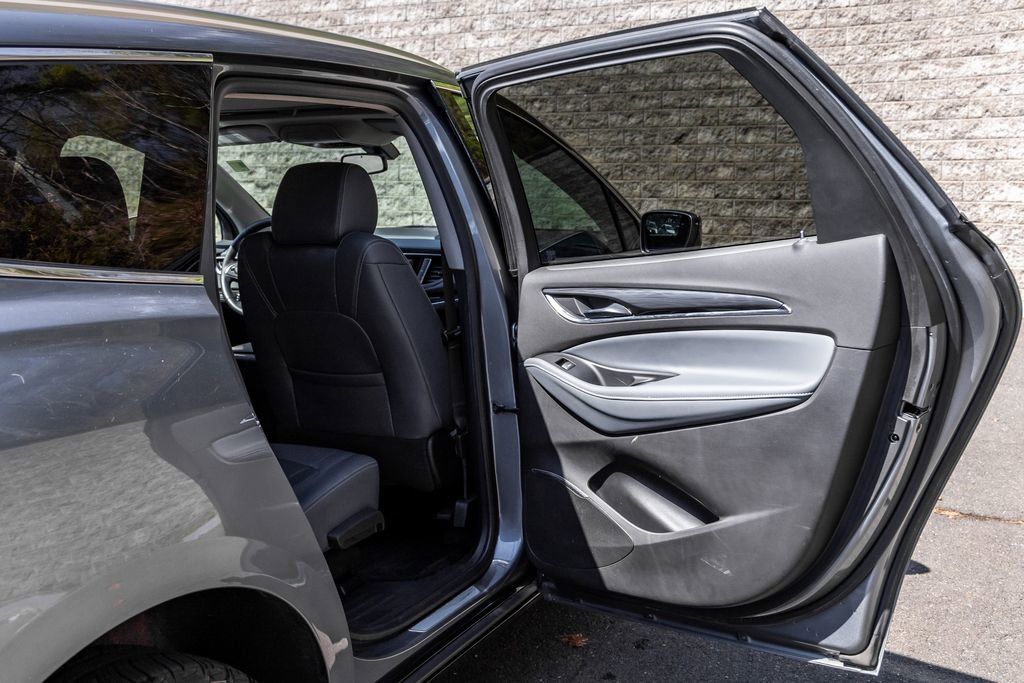 Used 2019 Buick Enclave Essence image 16