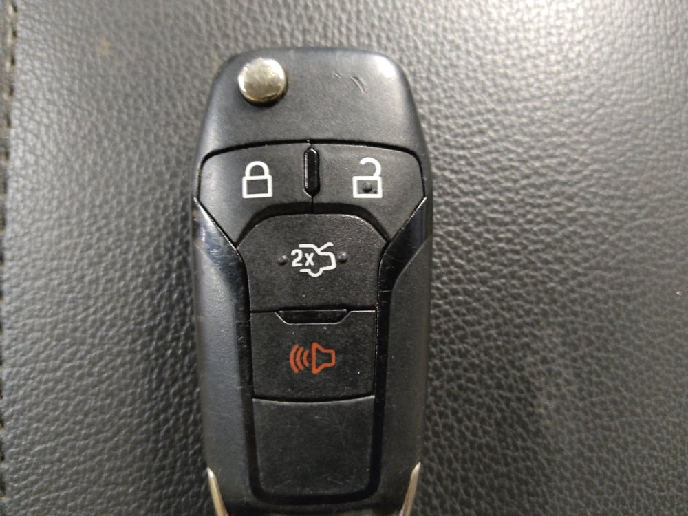 Used 2016 Ford Fusion SE FWD image 32