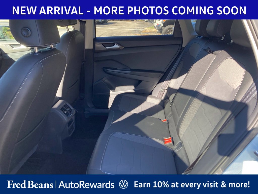 Used 2025 Volkswagen Taos SE AWD/4WD image 11