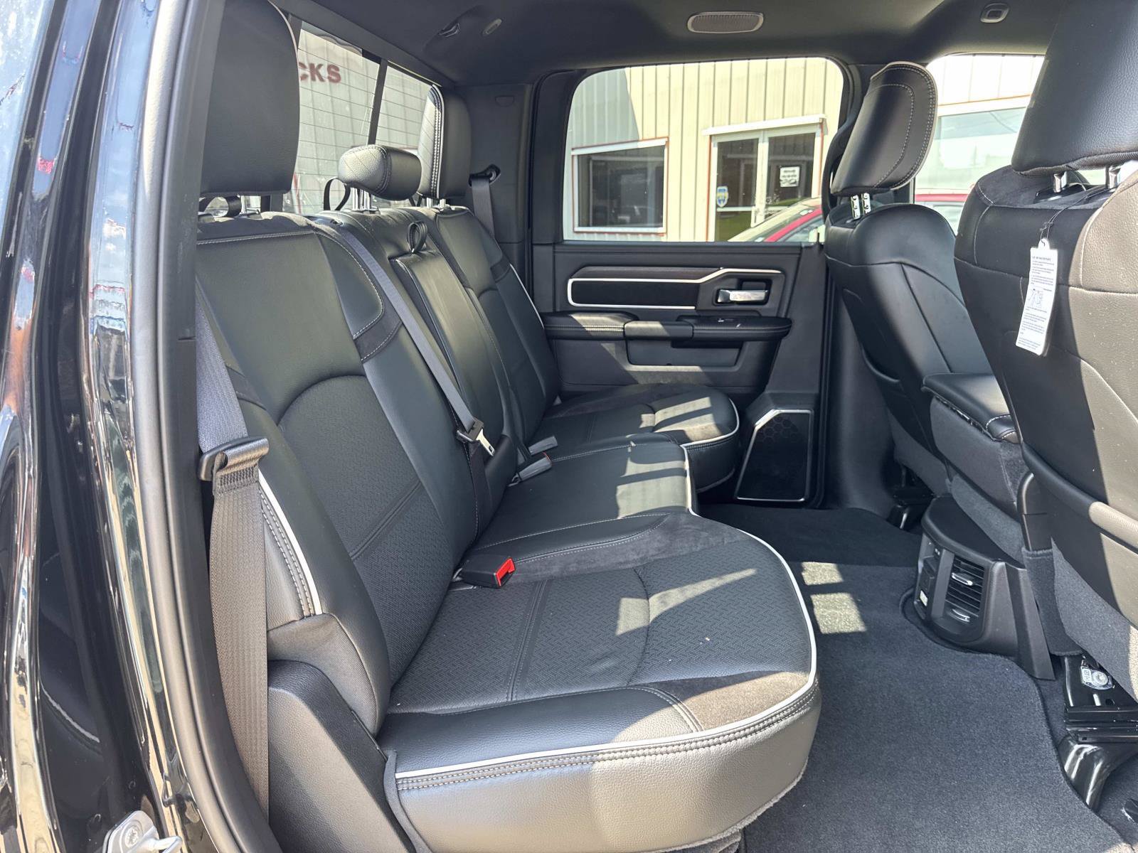 Used 2026 RAM 2500 Laramie AWD/4WD image 9
