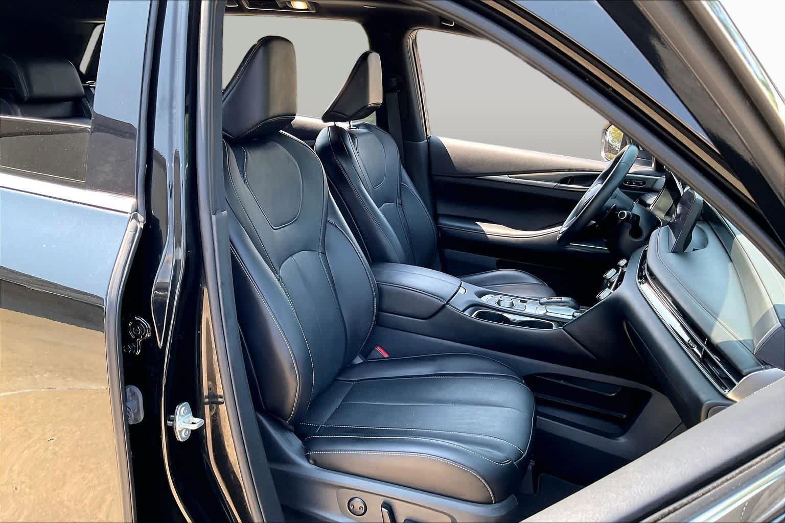 Used 2025 INFINITI QX60 Luxe w/ Black Edition AWD/4WD image 9