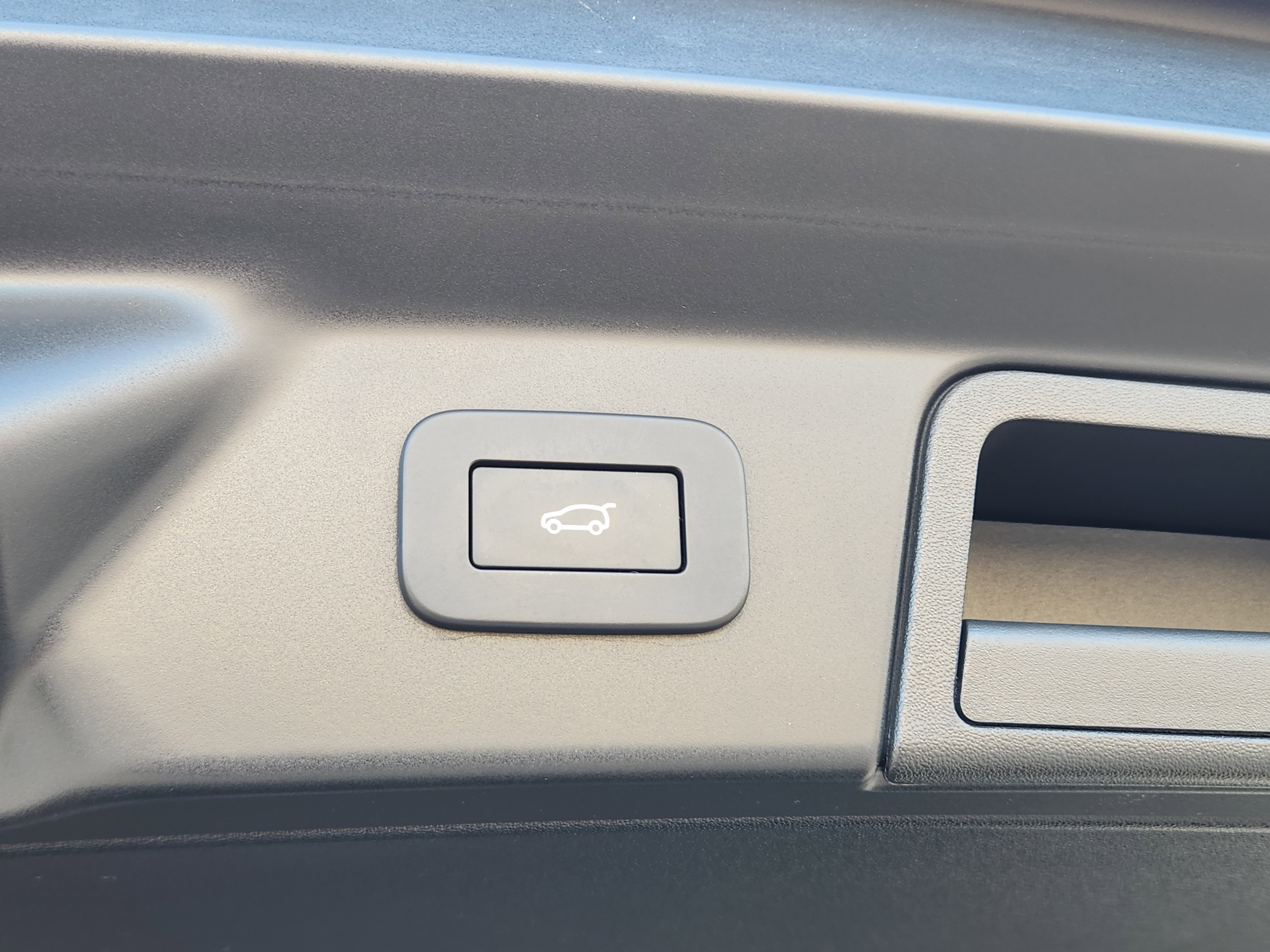 Certified 2023 Land Rover Range Rover Velar S image 35