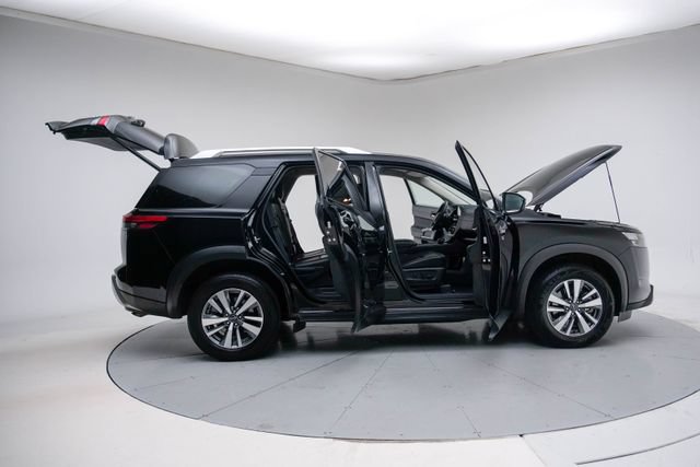 Used 2025 Nissan Pathfinder SL FWD image 15