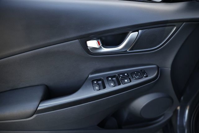 Used 2023 Hyundai Kona Limited image 14