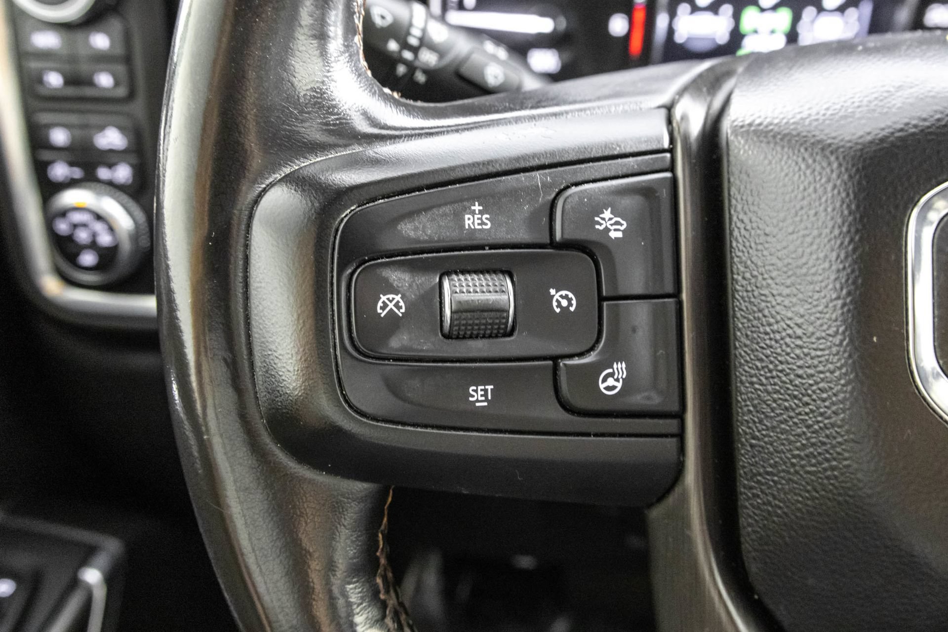 Used 2022 GMC Sierra 2500 AT4 w/ AT4 Premium Plus Package AWD/4WD image 28