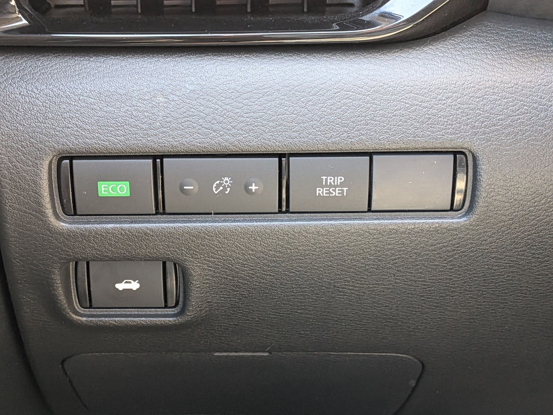 Used 2025 Nissan Sentra SV FWD image 18