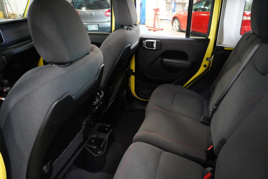 Used 2024 Jeep Wrangler Unlimited Rubicon AWD/4WD image 30
