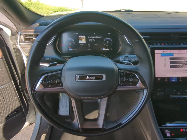 Used 2022 Jeep Grand Cherokee L Summit w/ Luxury Tech Group V AWD/4WD image 21