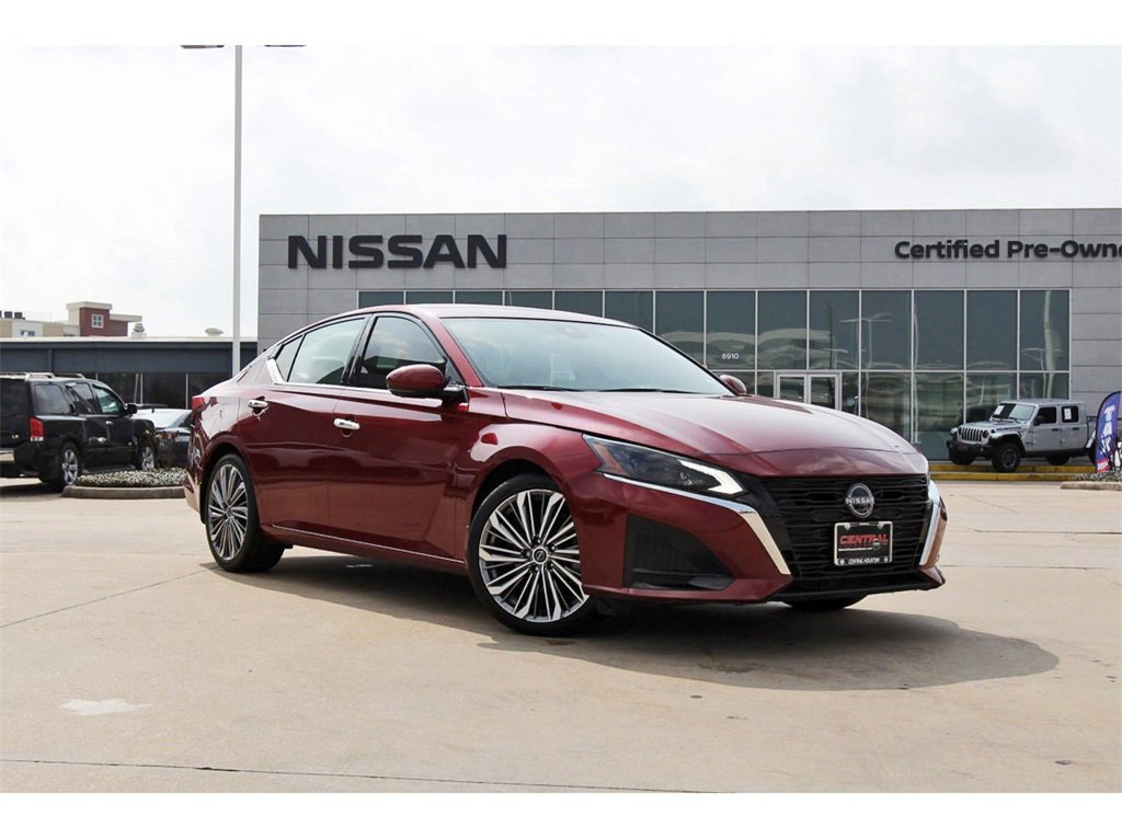Used 2023 Nissan Altima 2.5 SL video 1