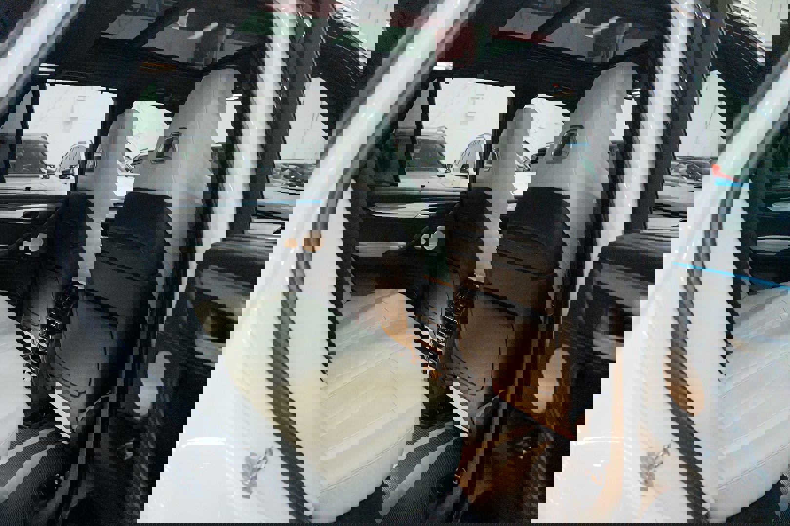 Used 2015 BMW X5 M image 28