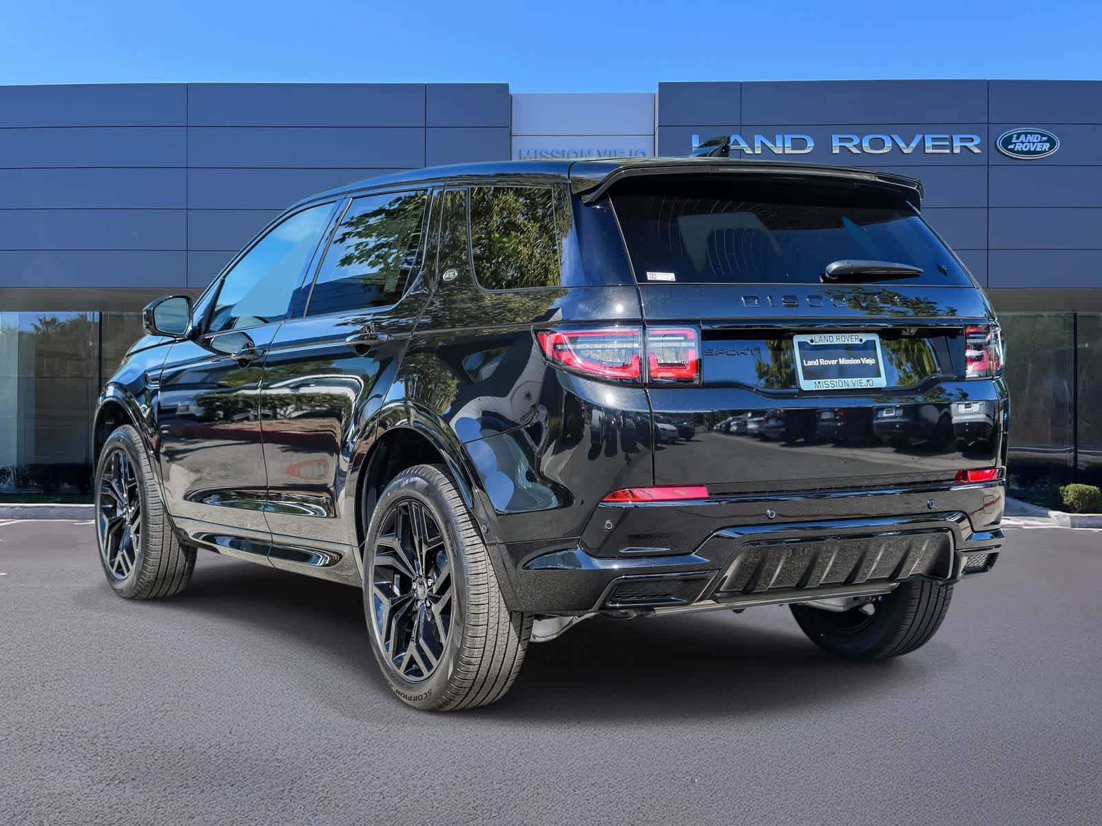 New 2026 Land Rover Discovery Sport Landmark AWD/4WD image 6