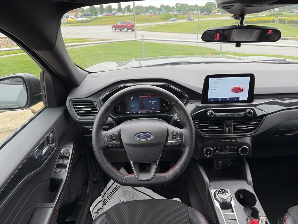 Used 2025 Ford Escape ST-Line FWD image 44