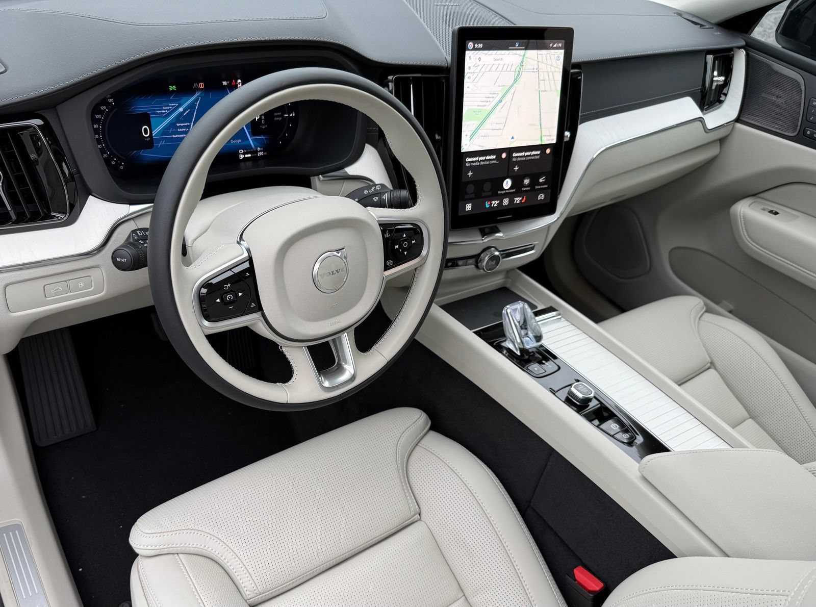 New 2026 Volvo XC60 T8 Ultra w/ Protection Package Premier AWD/4WD image 13