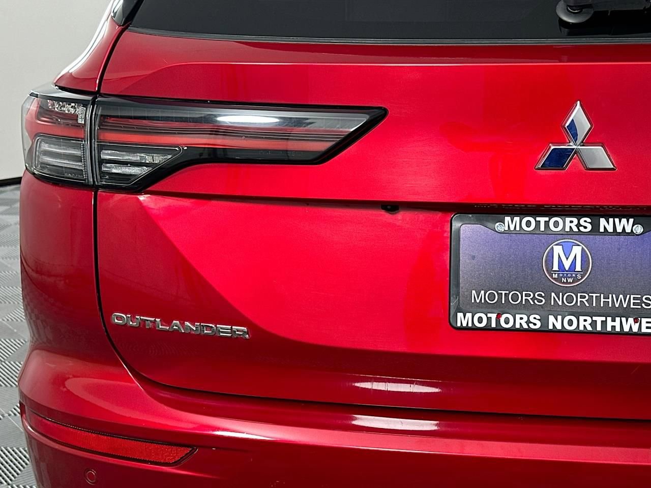 Used 2025 Mitsubishi Outlander SE image 22