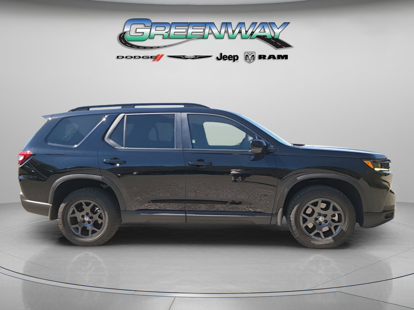 Used 2024 Honda Pilot TrailSport image 4