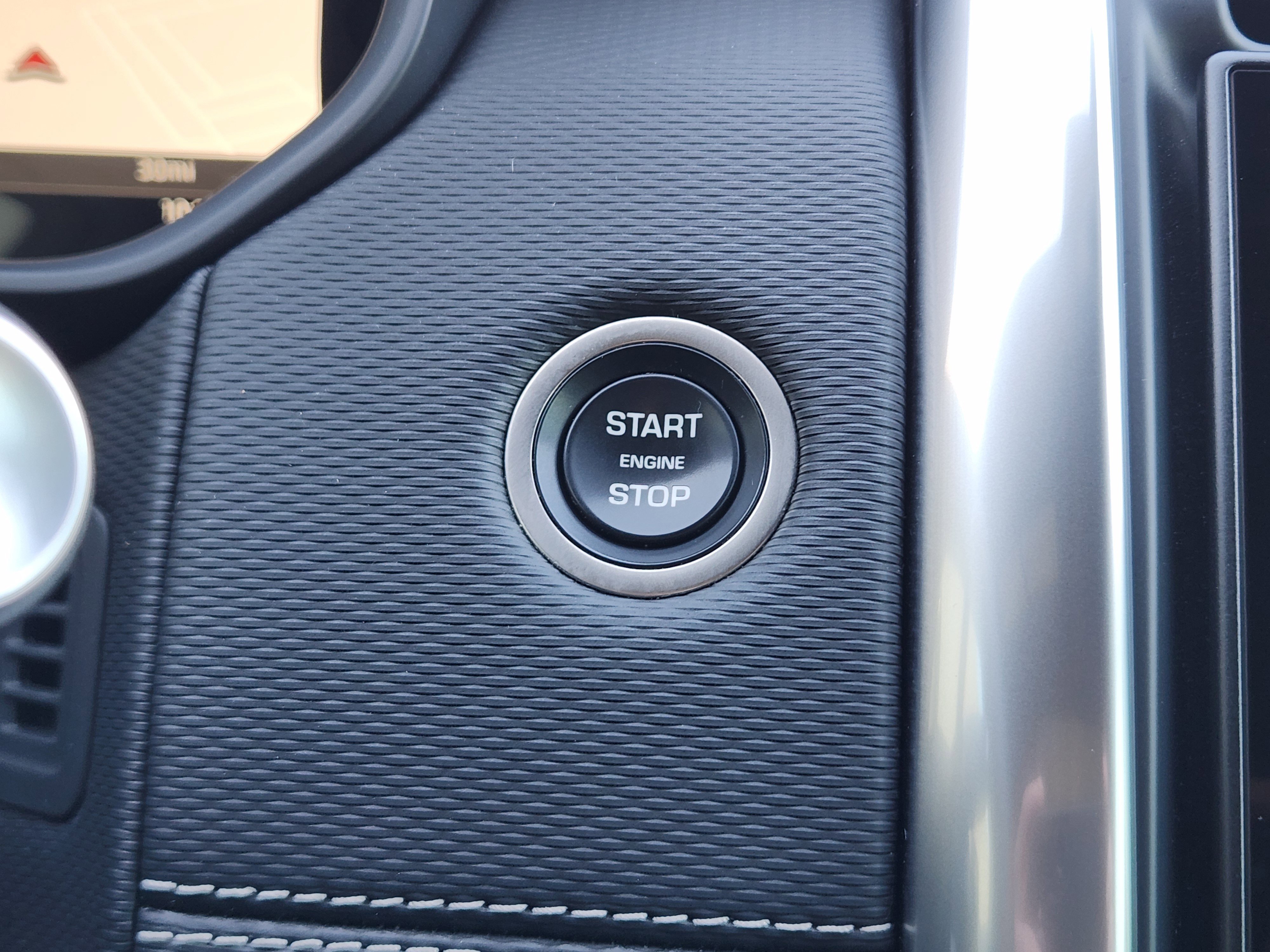 Certified 2024 Land Rover Discovery Dynamic SE image 23