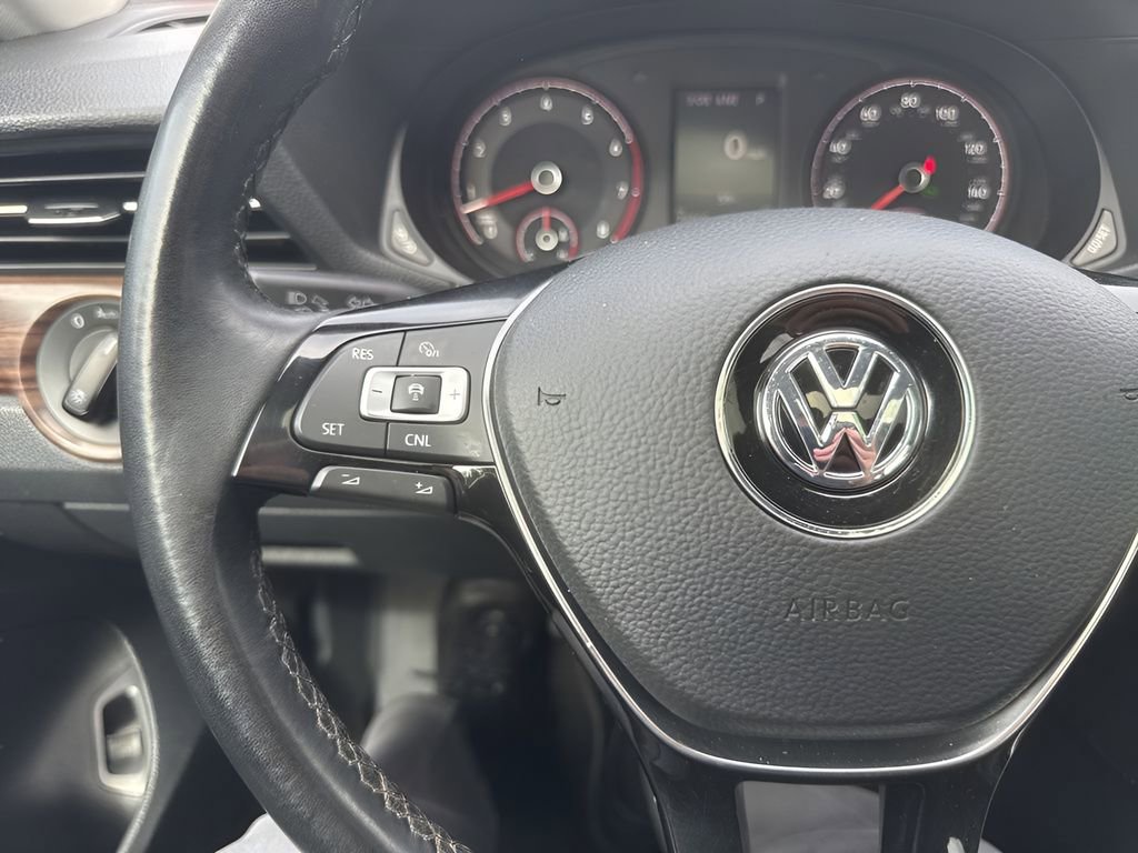 Used 2020 Volkswagen Passat 2.0T SEL FWD image 14