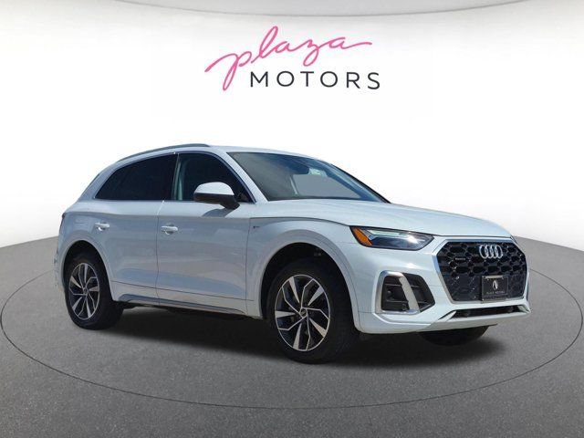 Certified 2023 Audi Q5 2.0T Premium w/ Convenience Package AWD/4WD image 3