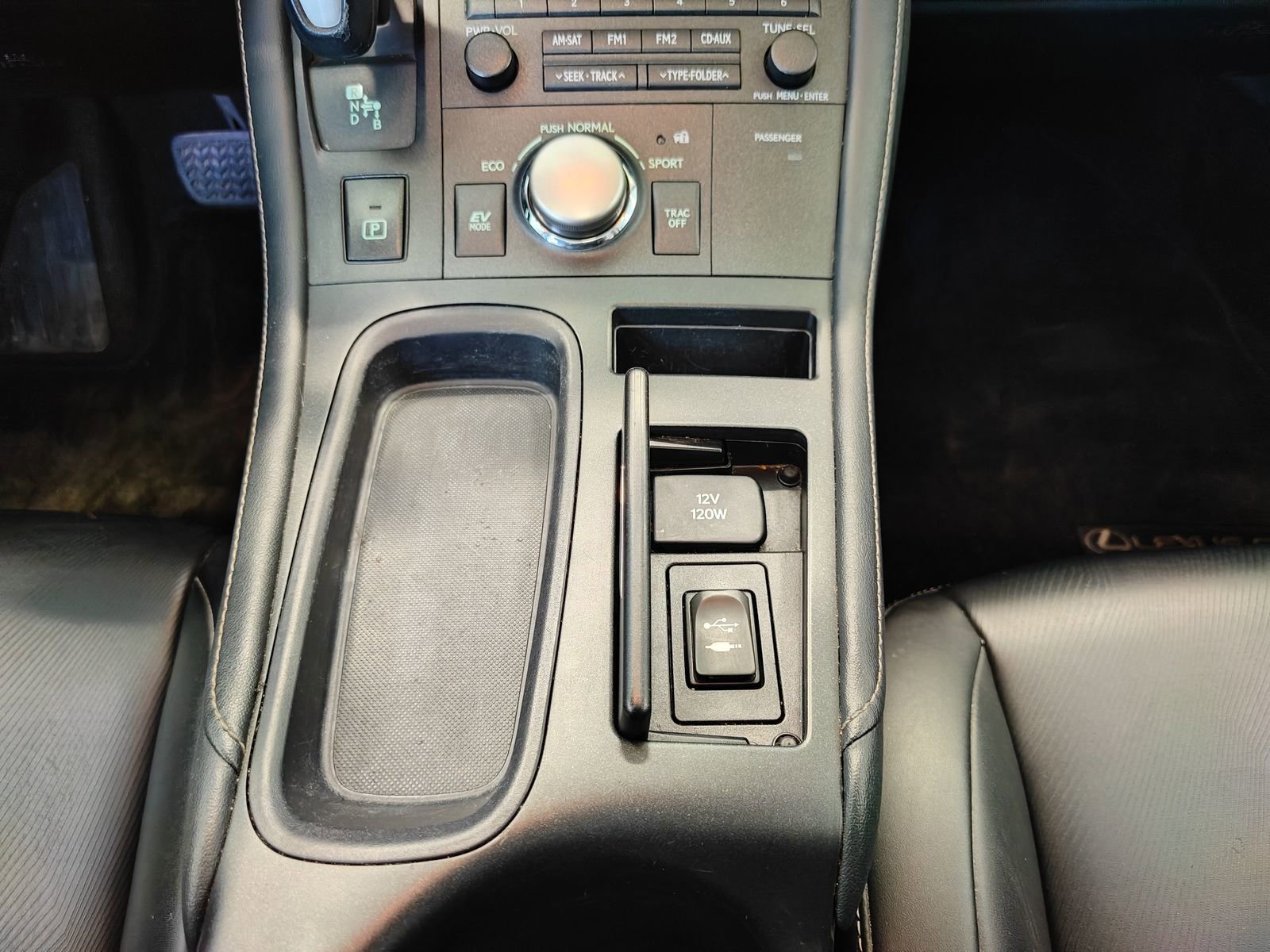 Used 2015 Lexus CT 200h image 24