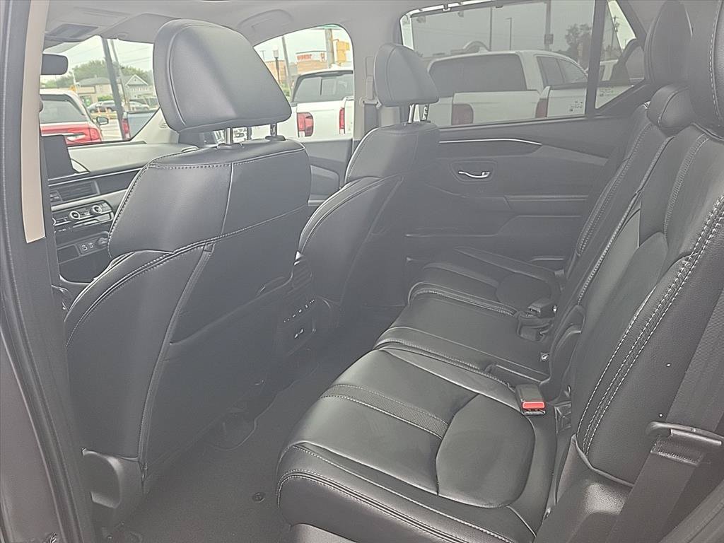 Used 2023 Honda Pilot Touring image 18