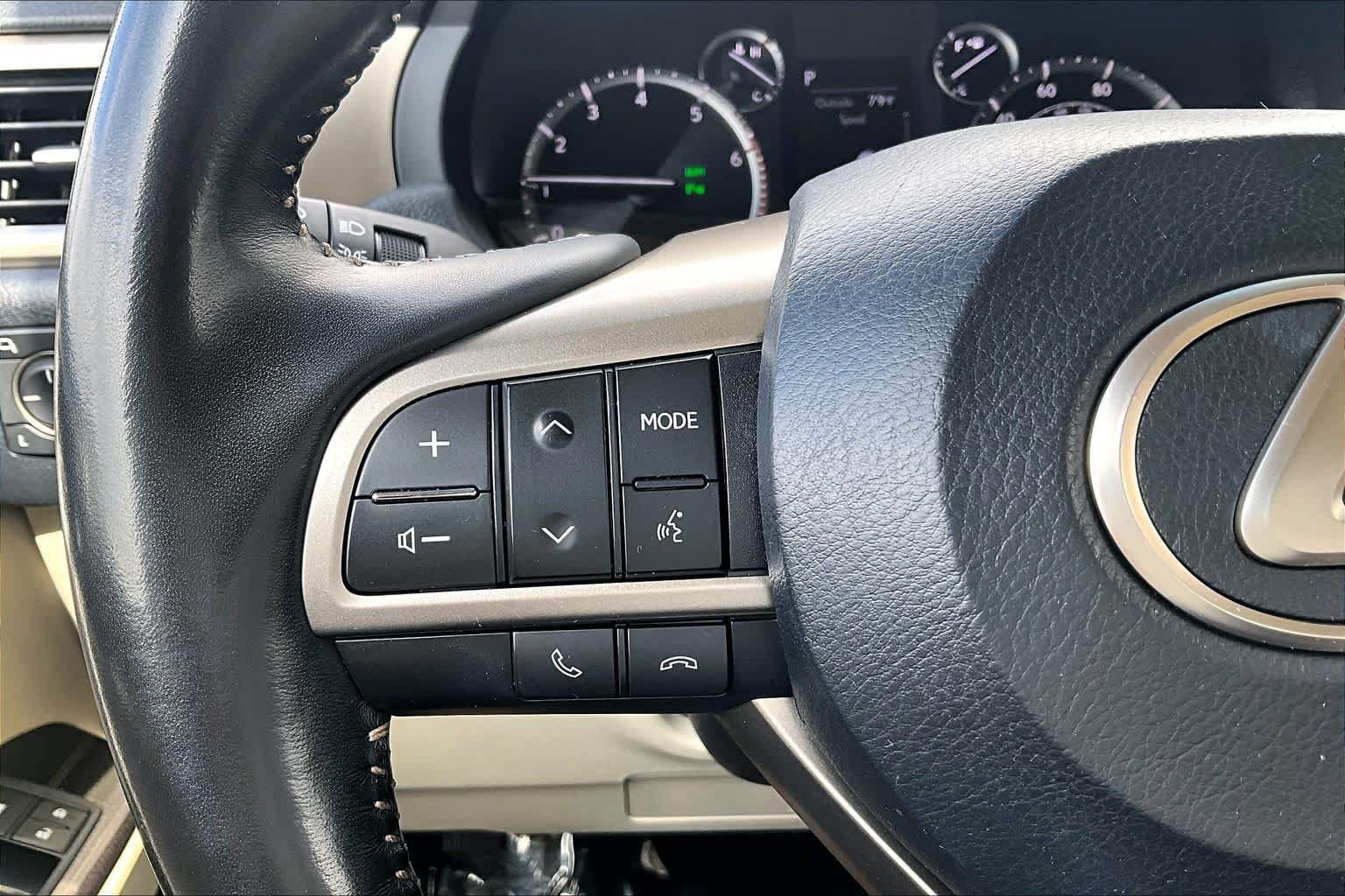 Used 2021 Lexus GX 460 Premium w/ Accessory Package AWD/4WD image 24