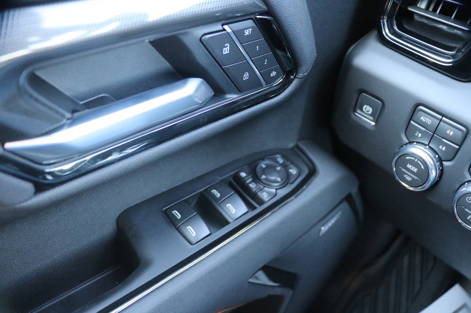 New 2026 GMC Sierra 2500 AT4 image 11