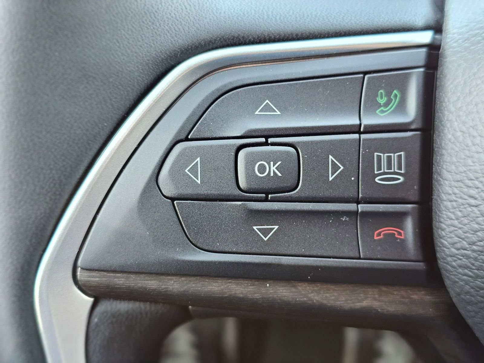 New 2026 Jeep Grand Cherokee L Limited AWD/4WD image 16