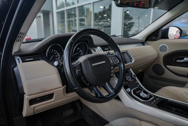 Used 2015 Land Rover Range Rover Evoque Pure image 17