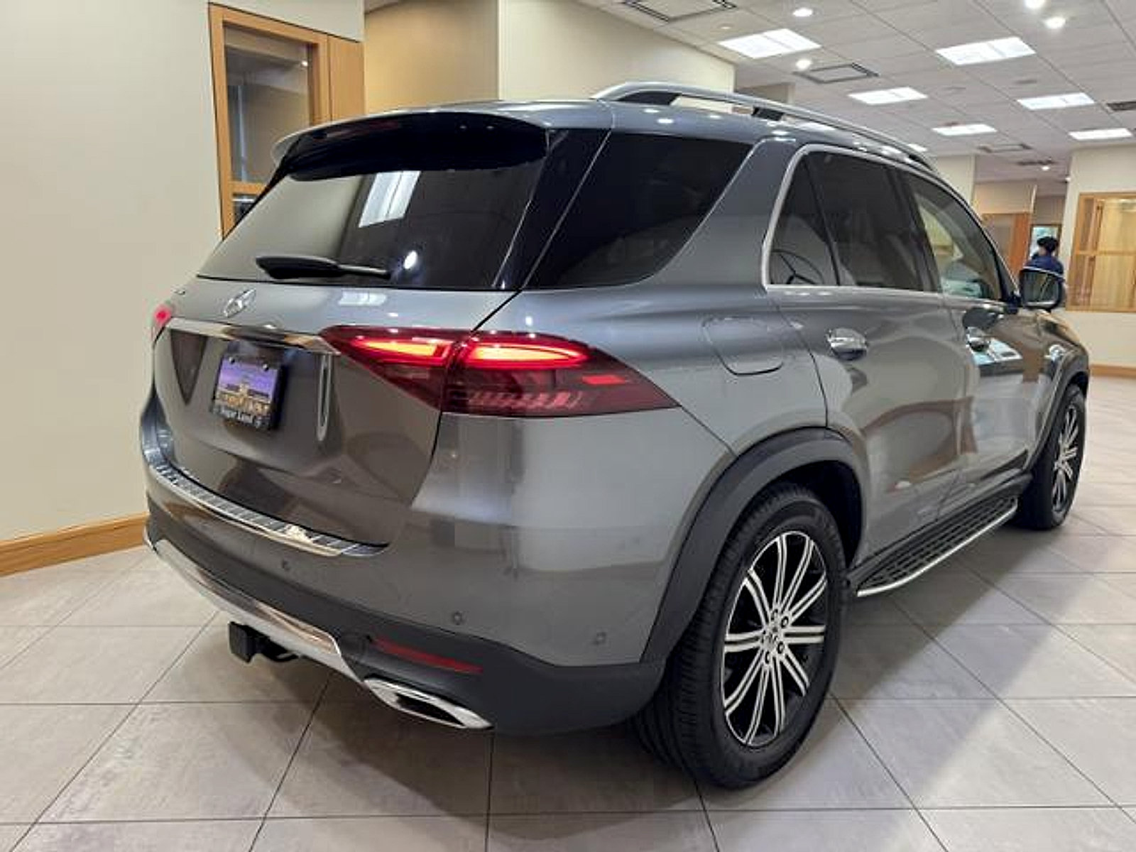 Certified 2025 Mercedes-Benz GLE 350 4MATIC image 5