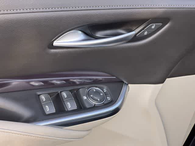 Used 2023 Cadillac XT4 Luxury w/ Cold Weather Package FWD image 30