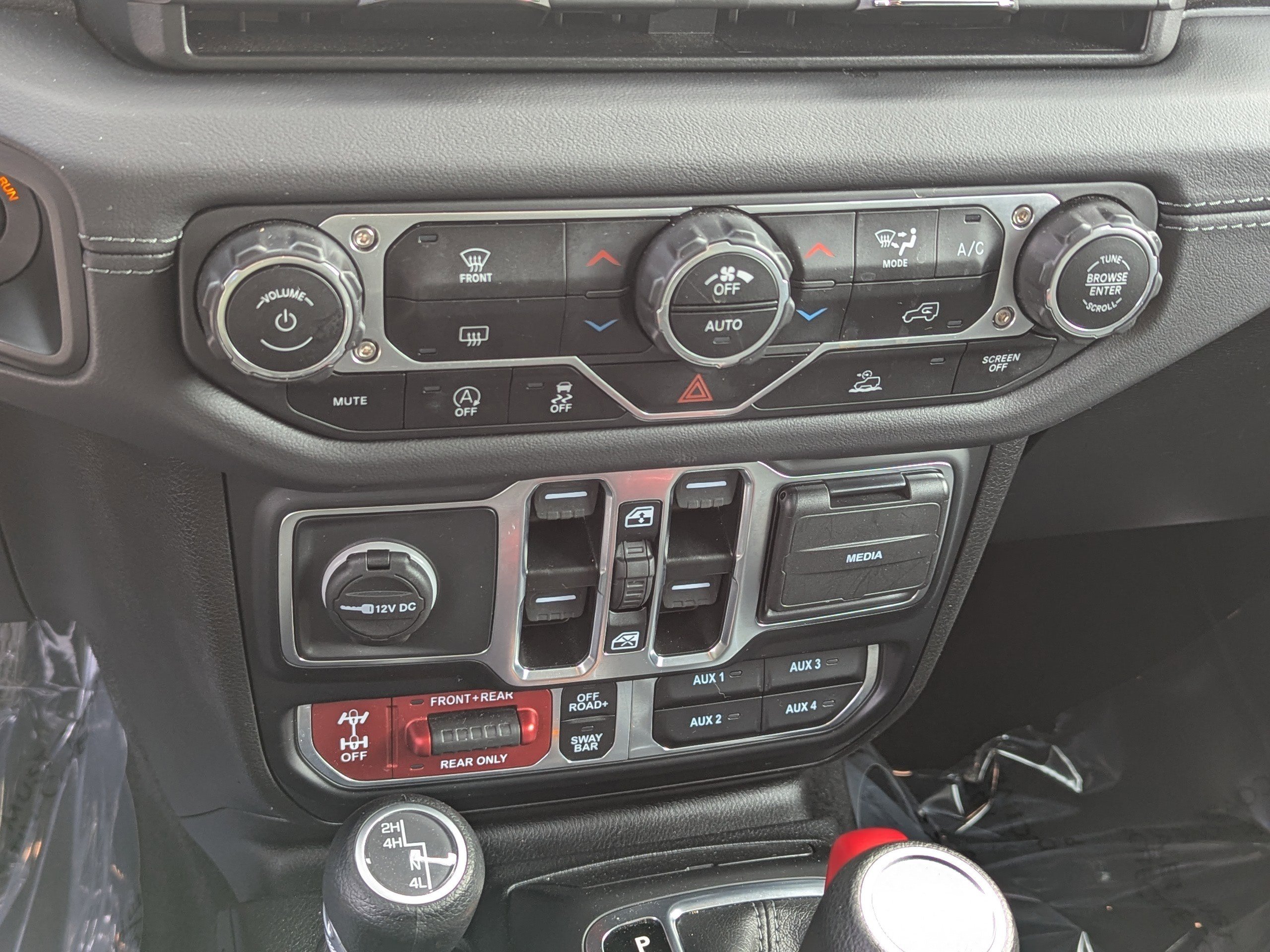 Used 2025 Jeep Wrangler Rubicon image 21