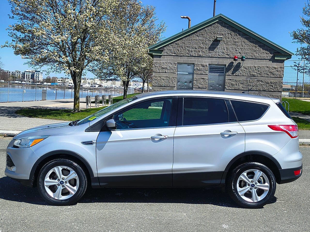 Used 2015 Ford Escape SE AWD/4WD image 4