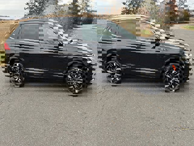 Used 2022 Volkswagen Tiguan SEL R-Line image 11