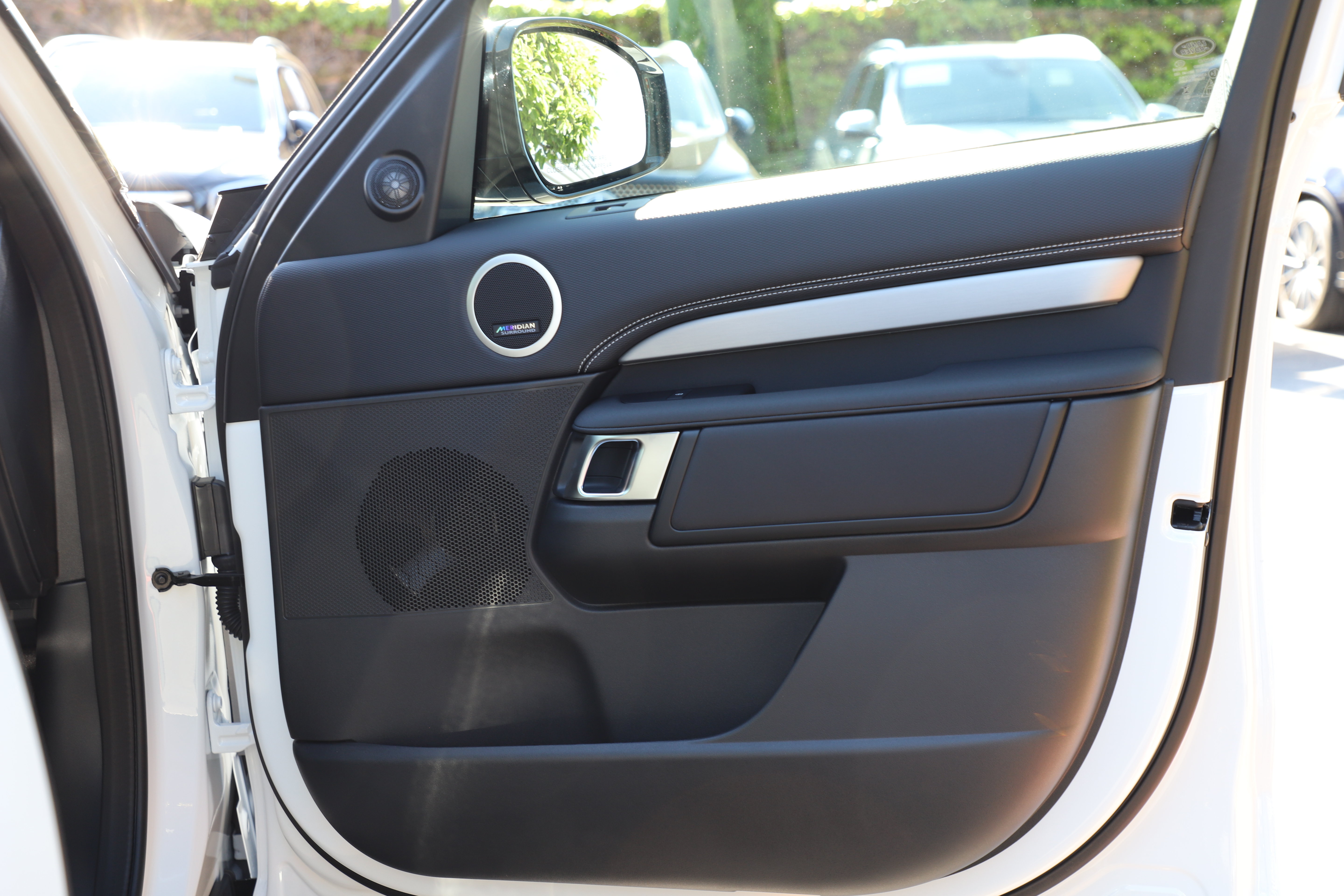 New 2026 Land Rover Discovery Limited Edition AWD/4WD image 9