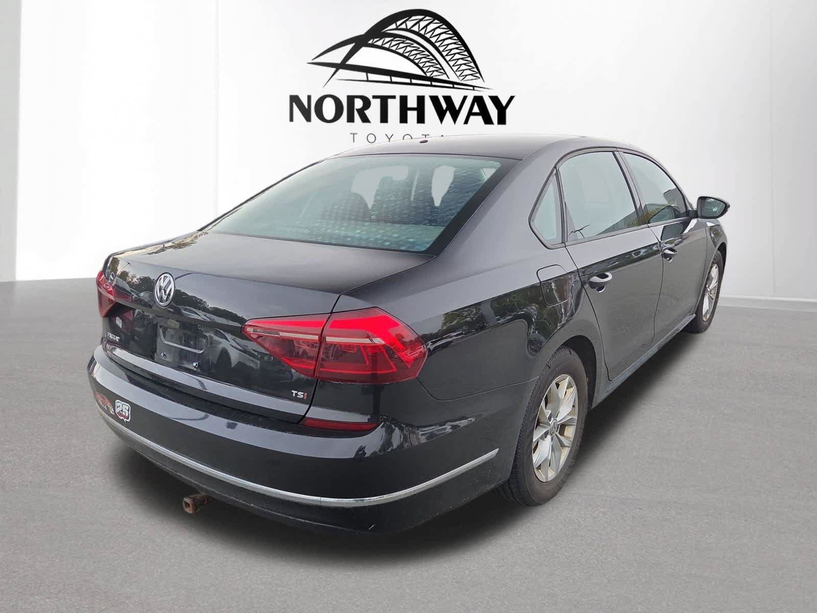 Used 2018 Volkswagen Passat 2.0T S FWD image 3