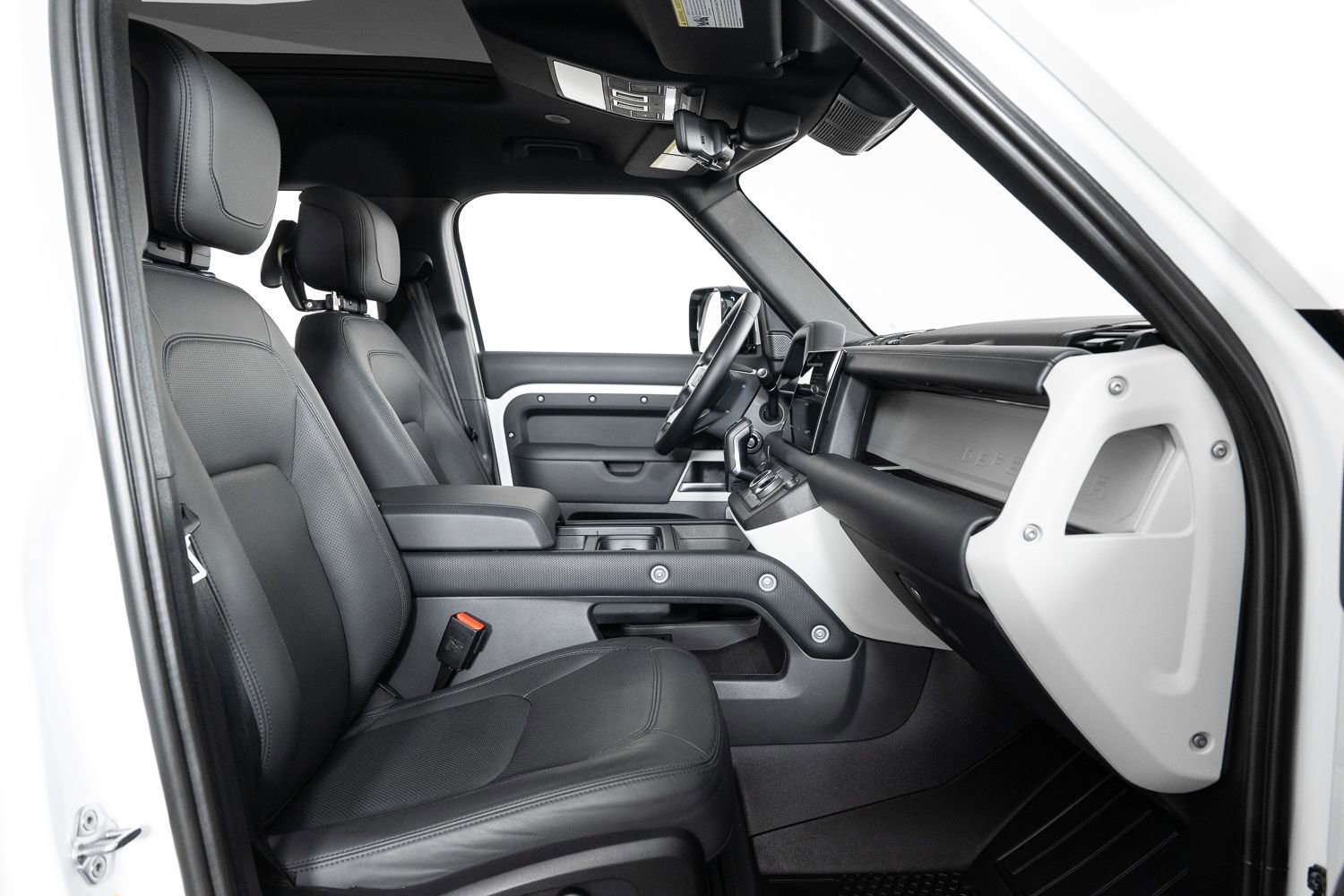 Used 2024 Land Rover Defender 110 SE image 26