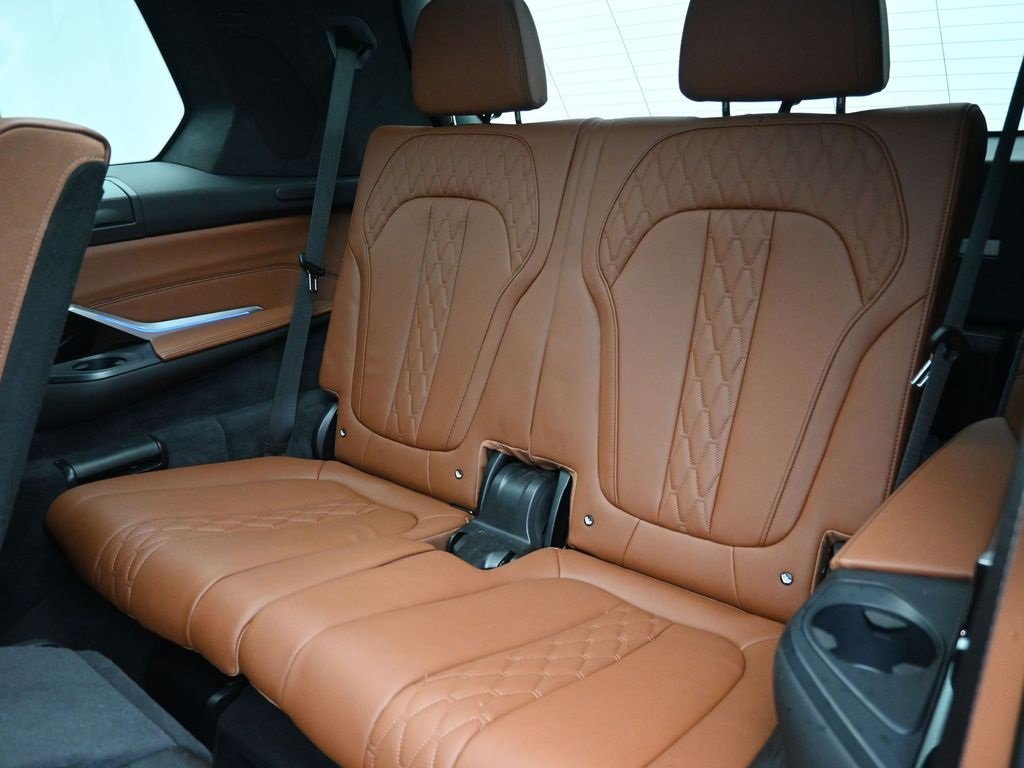 Used 2023 BMW X7 xDrive40i w/ Executive Package image 25