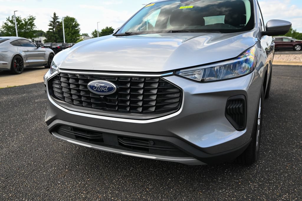 Used 2023 Ford Escape Active w/ Tech Pack #2 AWD/4WD image 11