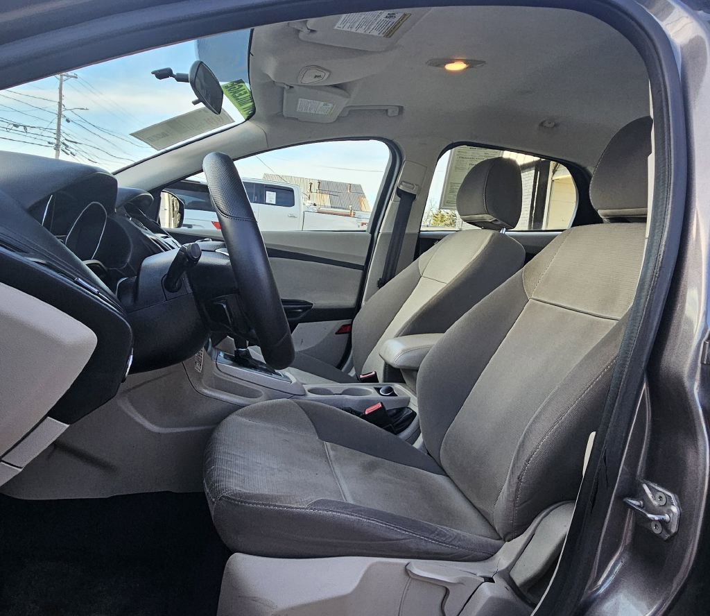 Used 2013 Ford Focus SE image 9