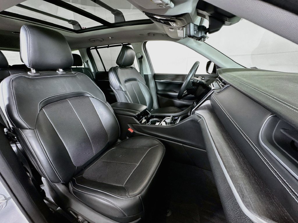 Used 2021 Jeep Grand Cherokee L Limited w/ Luxury Tech Group II AWD/4WD image 31