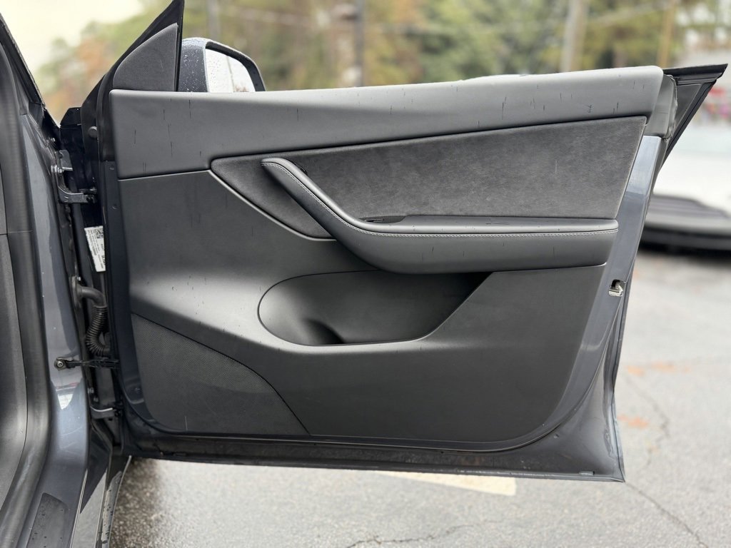 Used 2020 Tesla Model Y Long Range image 35