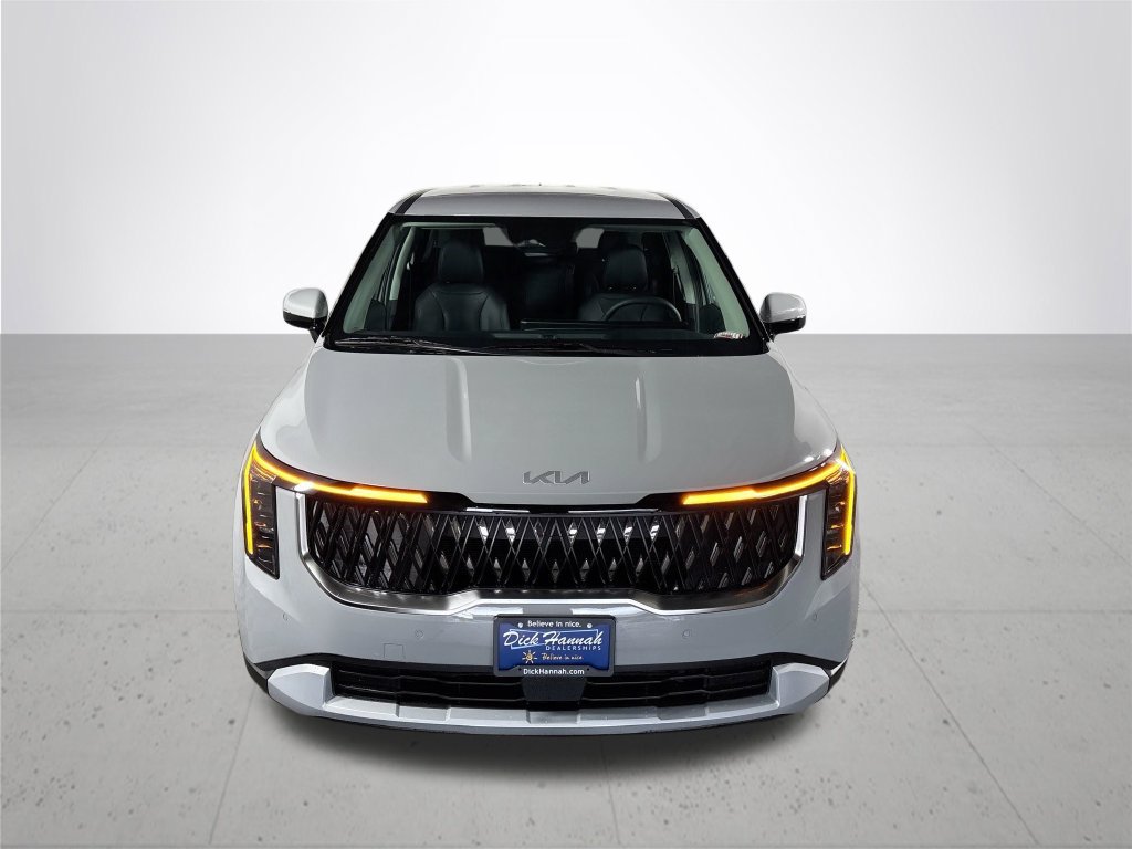 New 2027 Kia Carnival FWD image 3
