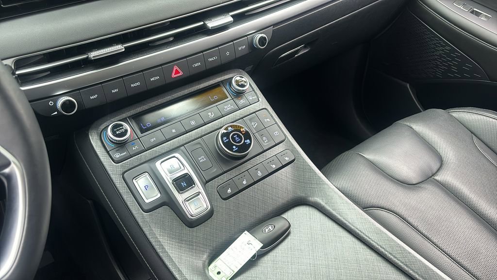 Used 2024 Hyundai Palisade Limited image 20