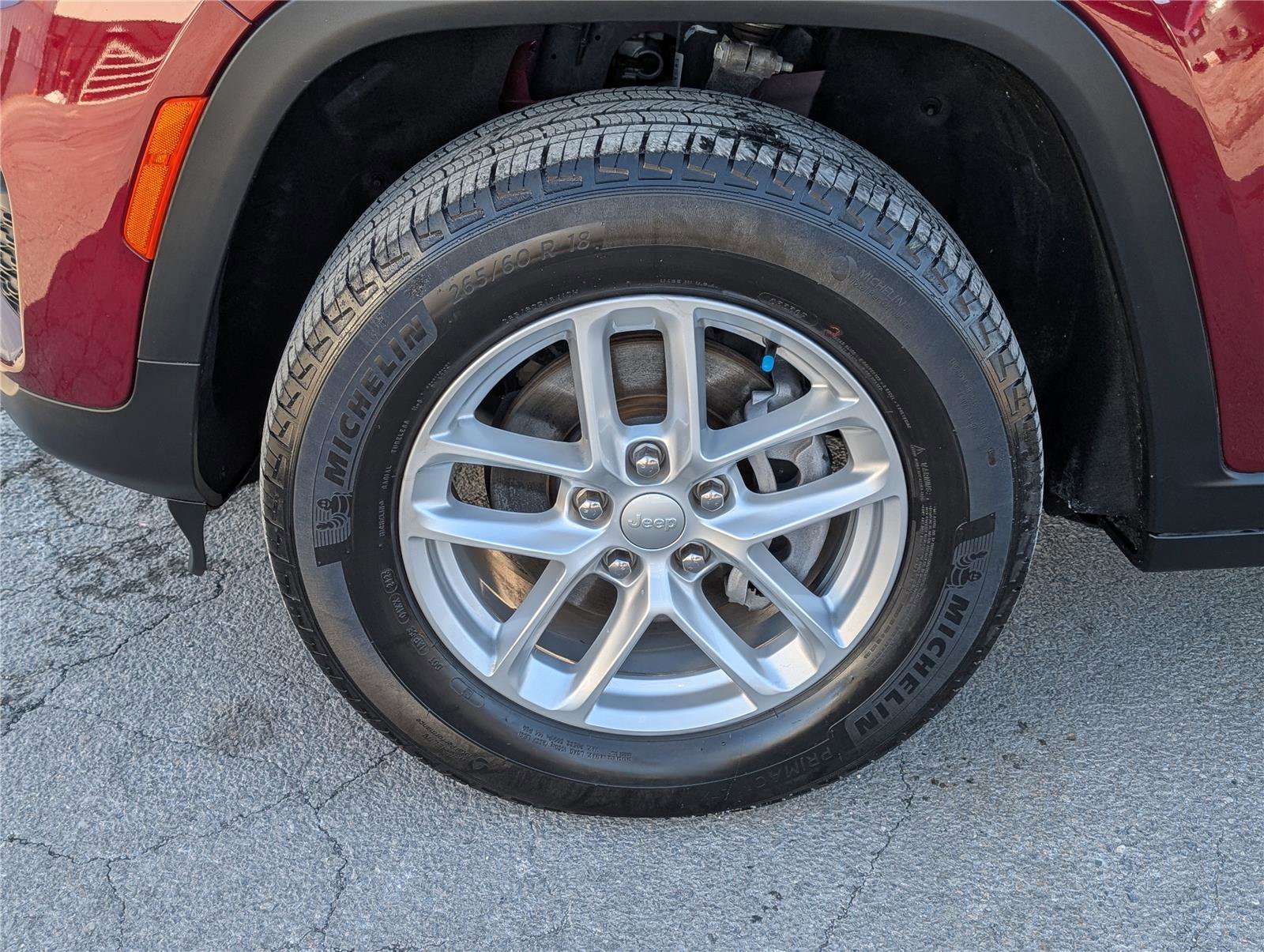 Used 2023 Jeep Grand Cherokee Laredo X image 9