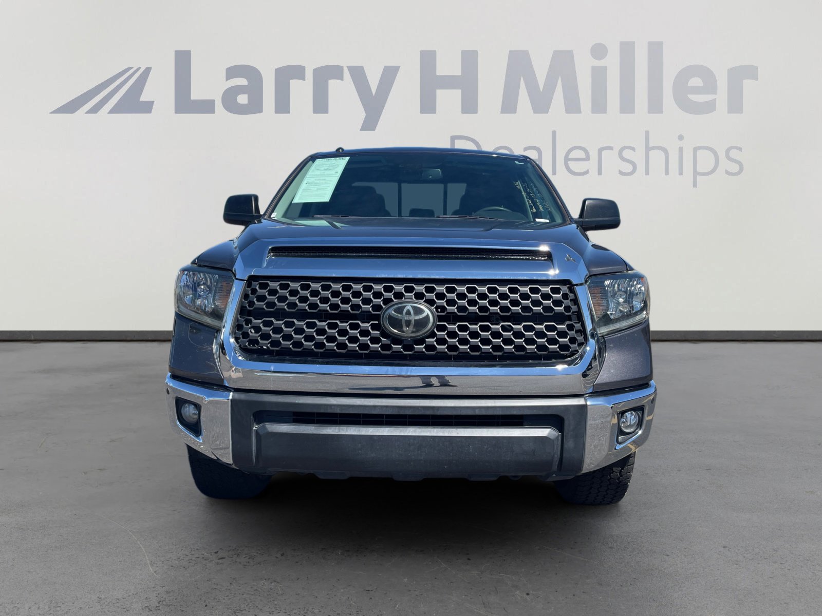 Used 2019 Toyota Tundra SR5 w/ SR5 Convenience Package image 8