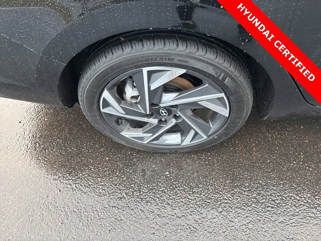 Certified 2025 Hyundai Elantra Sport image 34