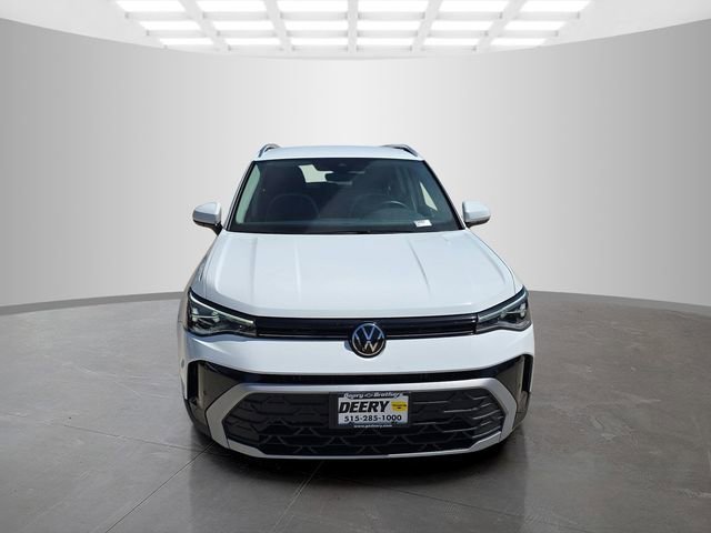 Used 2025 Volkswagen Taos SE AWD/4WD image 3