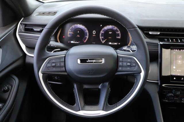 New 2025 Jeep Grand Cherokee Altitude AWD/4WD image 20