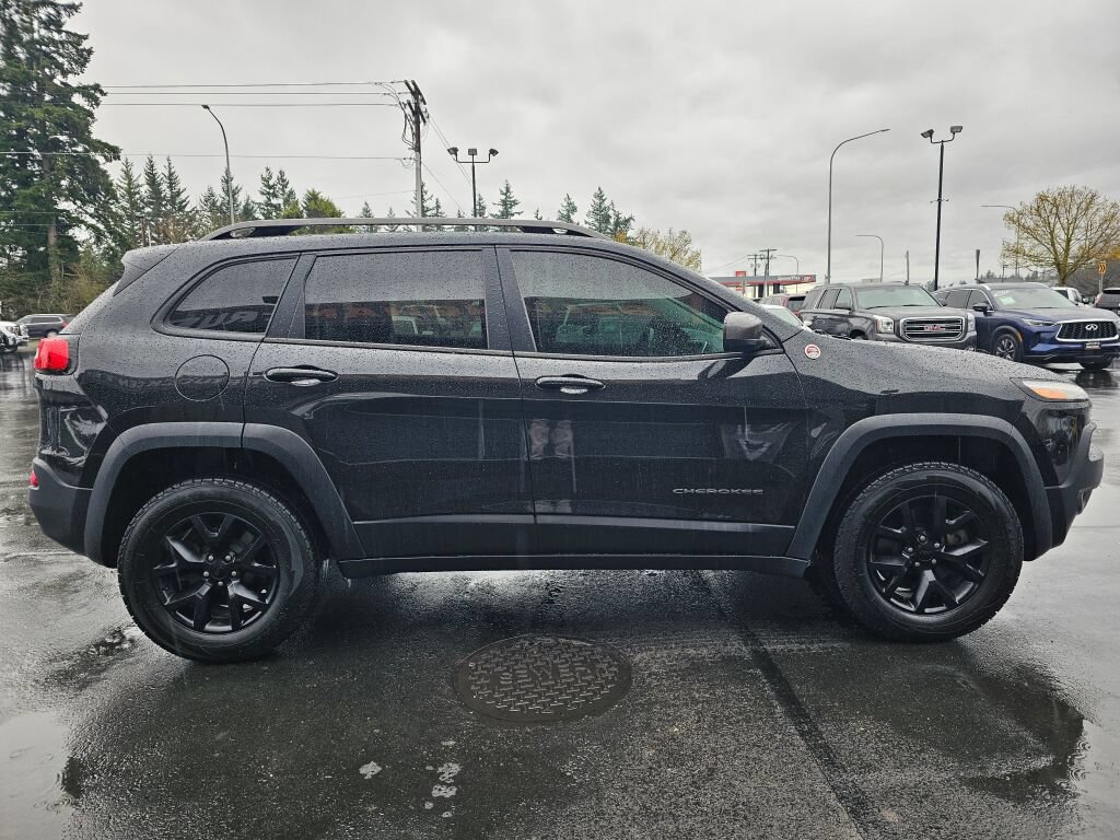 Used 2016 Jeep Cherokee Trailhawk w/ Leather Interior Group AWD/4WD image 6